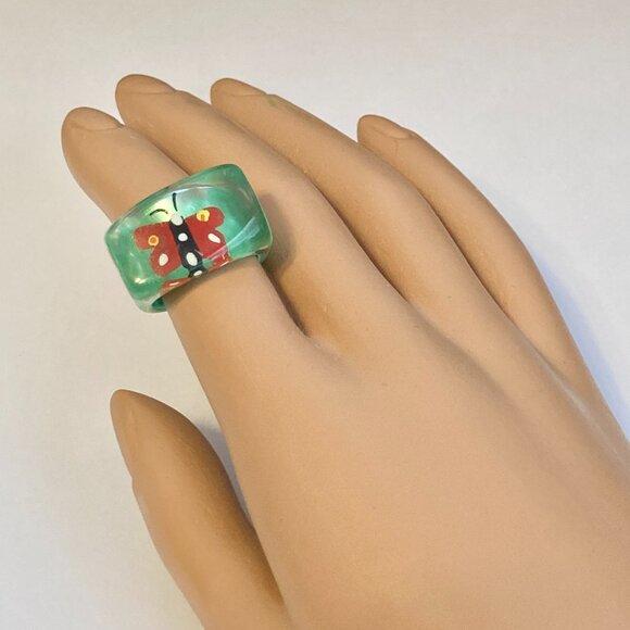 Vintage Lucite Acrylic Butterfly Ring Size 7 Retro Abstract Green Red Chunky - Picture 2 of 9